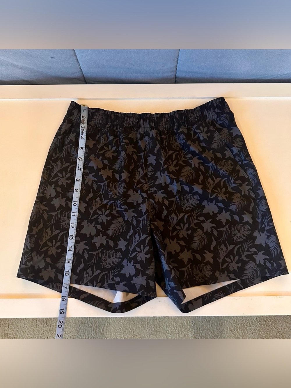 🖤 all in motion - Women’s Black Tropical Print Athletic Shorts - Size: M - Picture 2 of 9